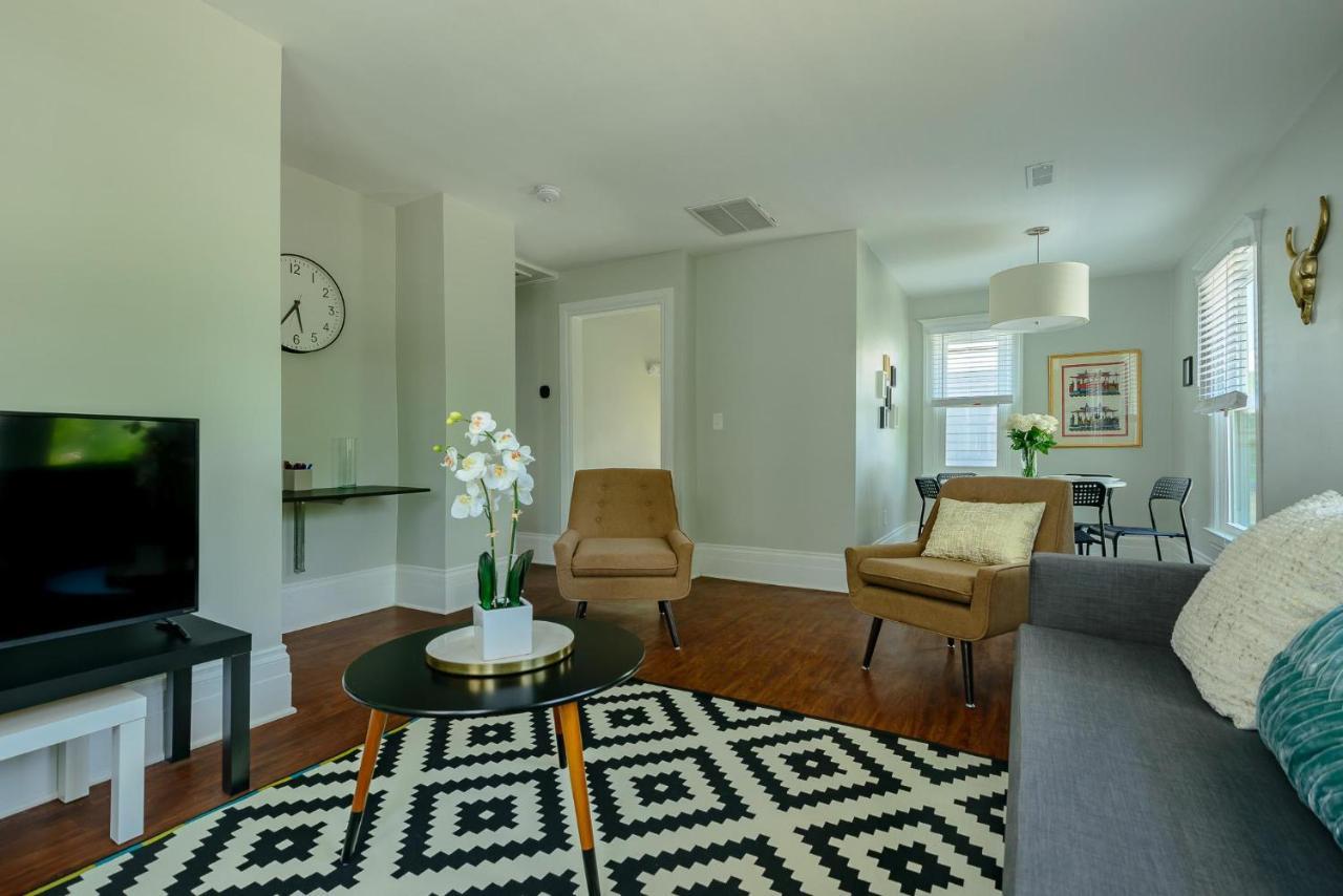 Kercheval Avenue Apartments Apartment